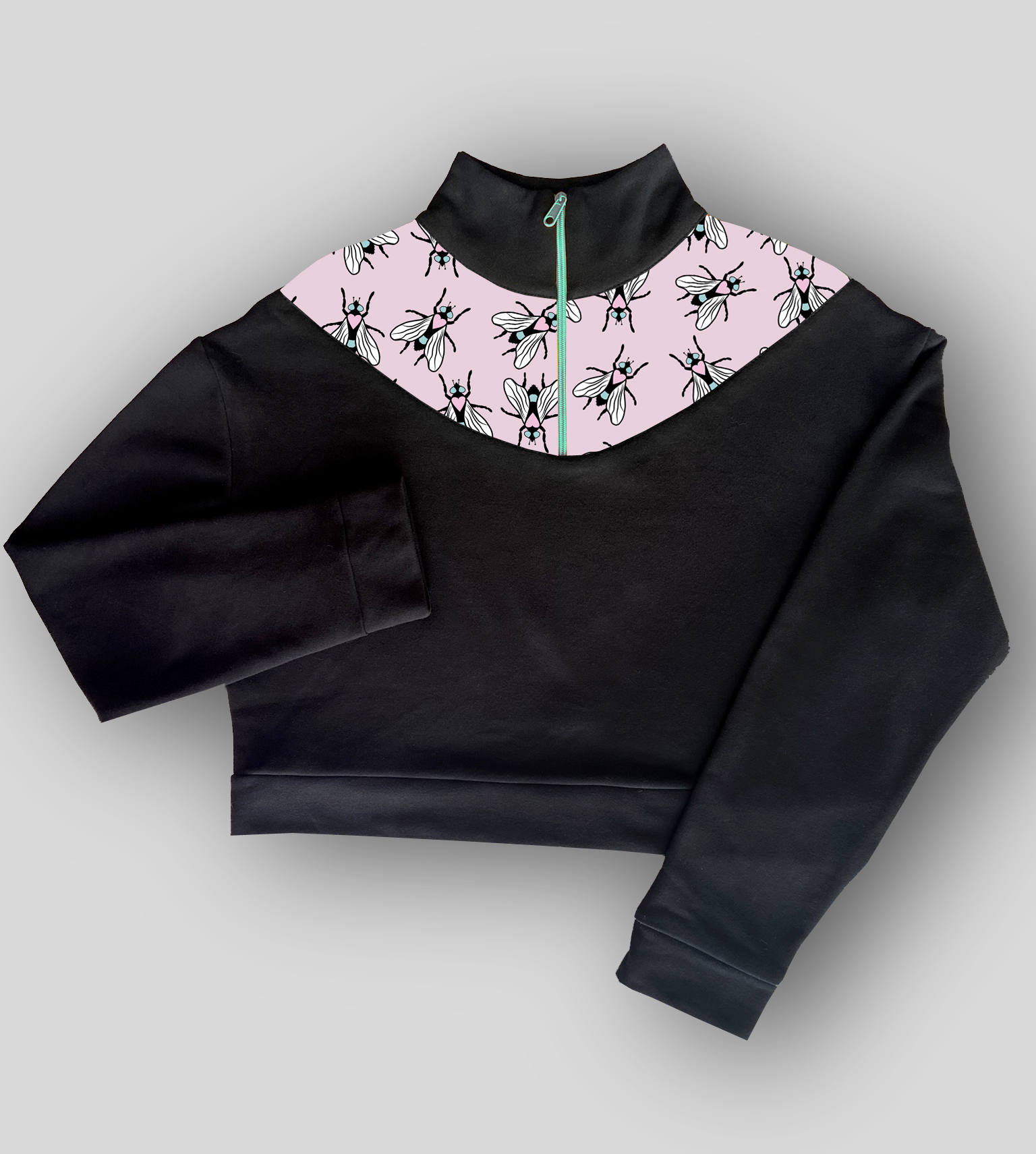 sudadera crop moscas