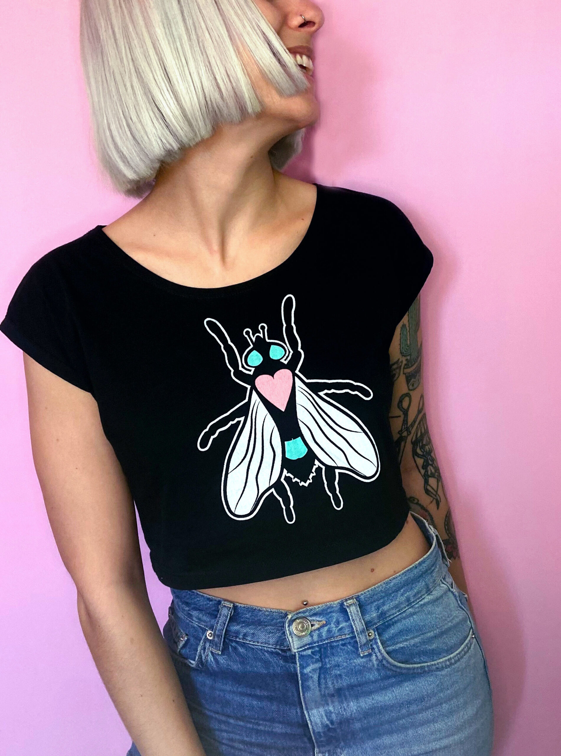 camiseta crop mosca